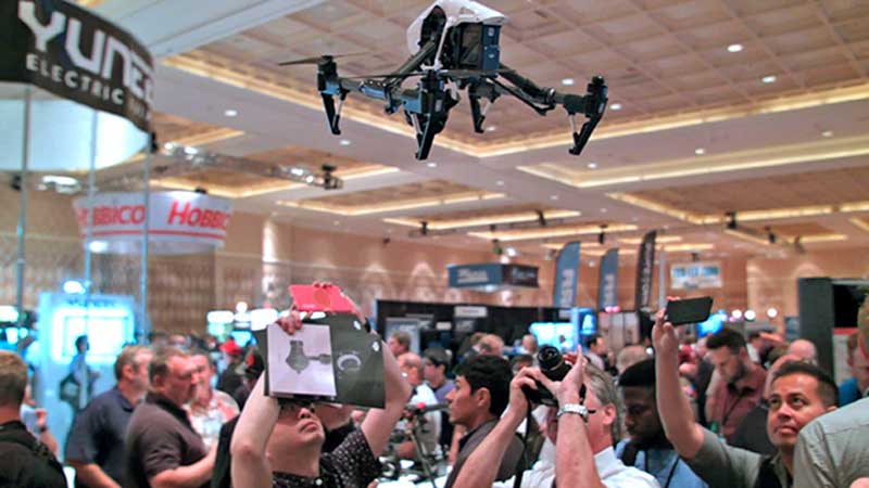 drone-video-at-a-convention