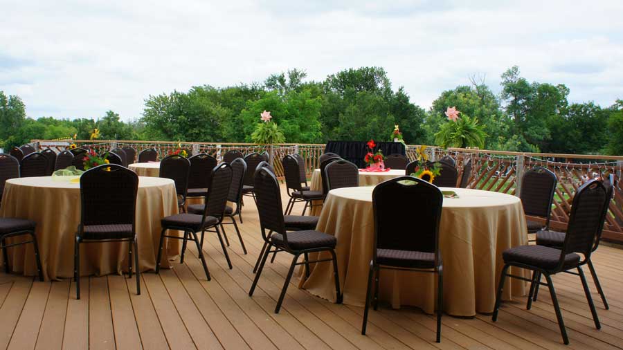 outdoor-venue-with-seating