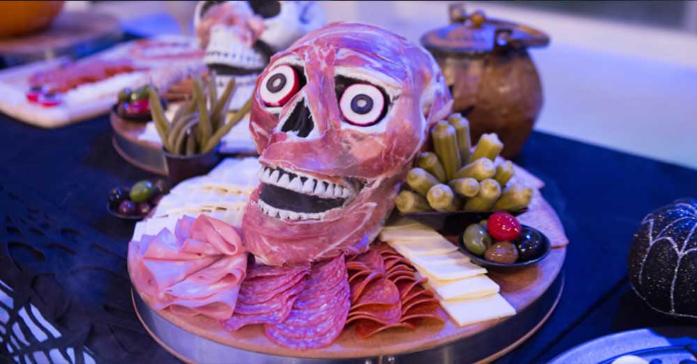 A-skull-with-meat-on-it-as-a-Halloween-platter