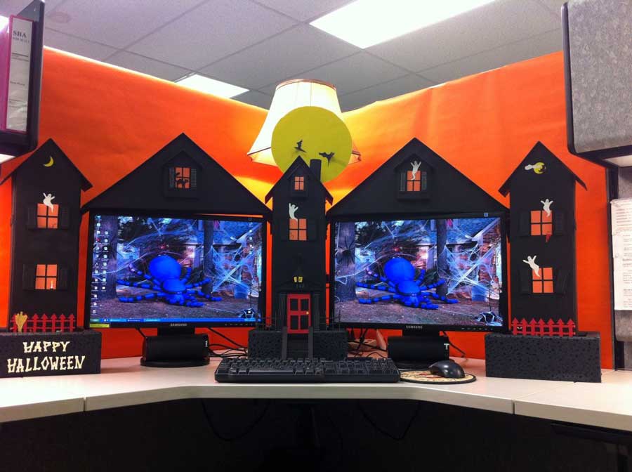 a-desk-decorated-for-Halloween