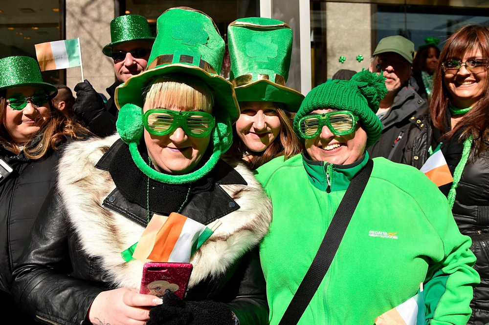 People-at-a-Saint-Patricks-Day-event-dressed-in-green