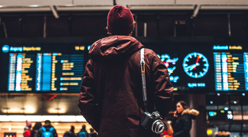 someone-at-the-airport-traveling